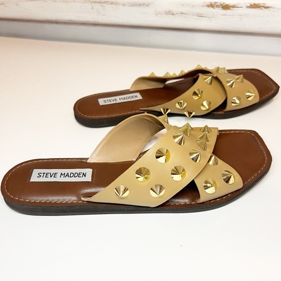 Steve Madden Cognac Gold Spiked Flat Sandal Size 9 - Picture 5 of 7
